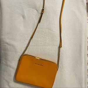 Jet Set Large Saffiano Leather Crossbody Bag